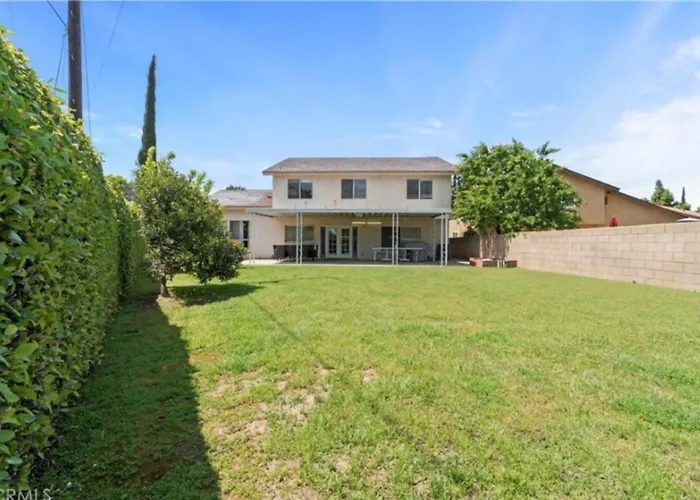 Valley Gem, Spacious 5 Bedroom 3 Bath, Sleeps 11 Los Angeles
