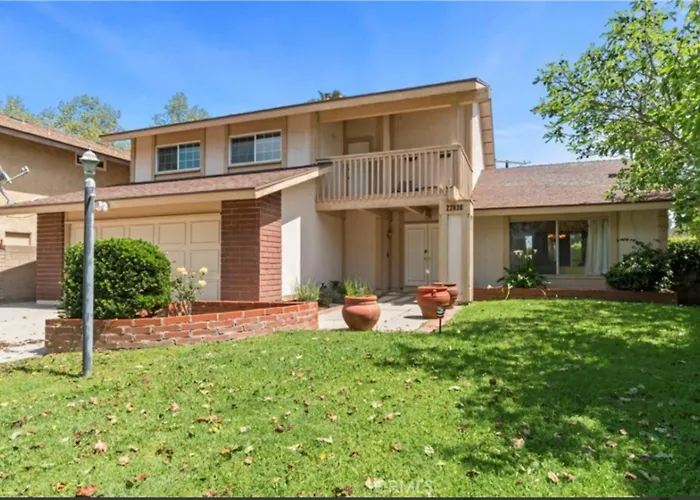 Valley Gem, Spacious 5 Bedroom 3 Bath, Sleeps 11 Los Angeles